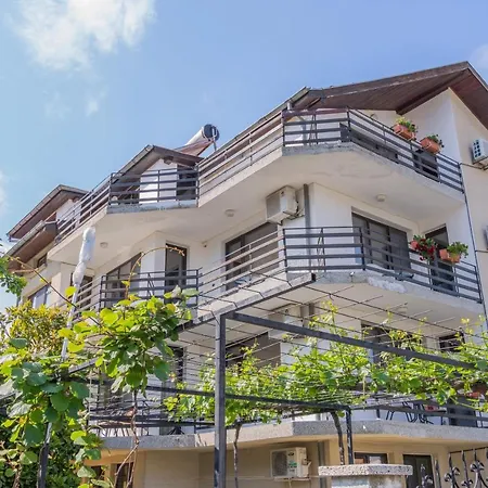 Къща за гости Rosen 3*